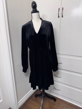 Harper 241 Black Velvet Long-Sleeve V-Neck Dress